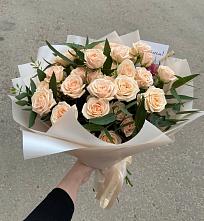 Букет Кремовые розы Латте в Джуце