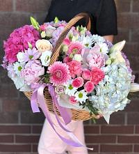 Композиция солнечный день в Джуце Цветочная композиция из Розы, Хризантемы, Пионы и Лизиантусы в корзине в Джуце